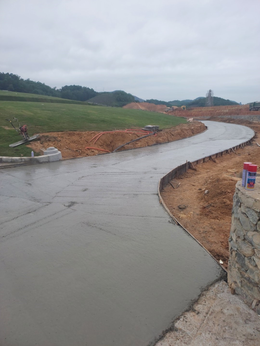 z5512287067213_096e91408364b9d5f4f9d80aaaf7135b